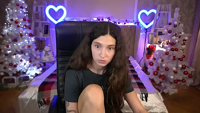 BabyFlowerr online show from December 17, 2024, 2:01 am