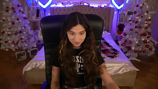 BabyFlowerr online show from December 18, 2024, 8:03 pm
