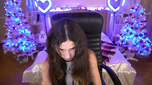 BabyFlowerr online show from January 1, 2025, 8:04 pm