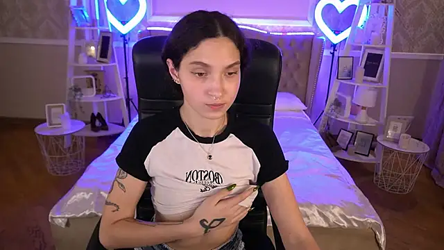 BabyFlowerr online show from January 9, 2025, 5:34 am