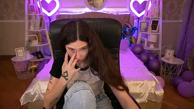 BabyFlowerr online show from January 29, 2025, 11:04 pm