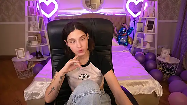 BabyFlowerr online show from January 30, 2025, 4:37 am