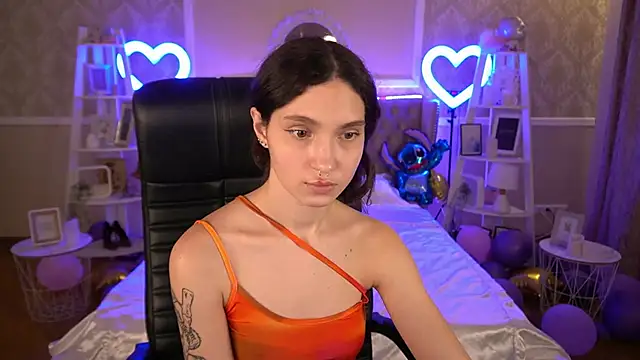 BabyFlowerr online show from February 4, 2025, 5:10 am