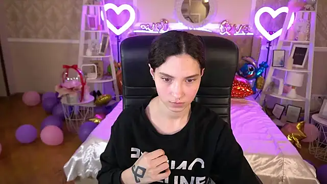 BabyFlowerr online show from February 8, 2025, 5:29 am