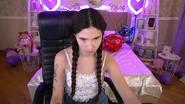 BabyFlowerr online show from February 9, 2025, 11:46 pm