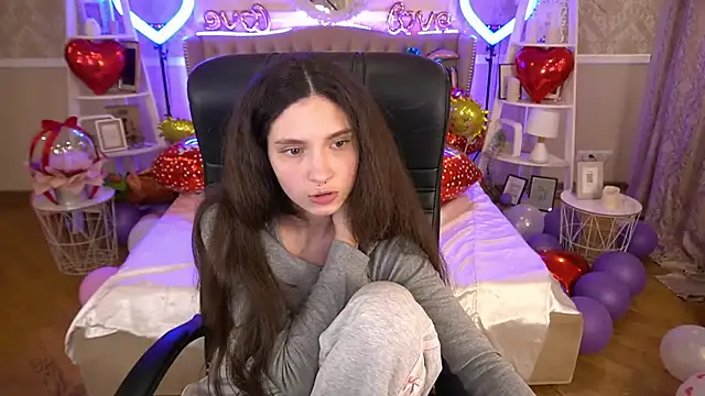 BabyFlowerr online show from February 21, 2025, 7:43 pm