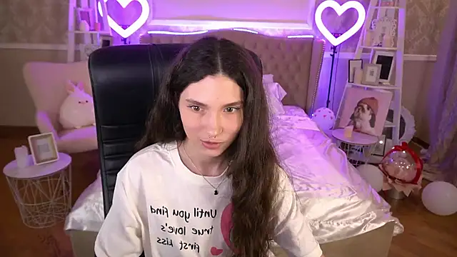 BabyFlowerr online show from March 7, 2025, 1:53 am