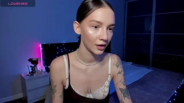 SophieCatty online show from March 28, 2026, 12:10 am