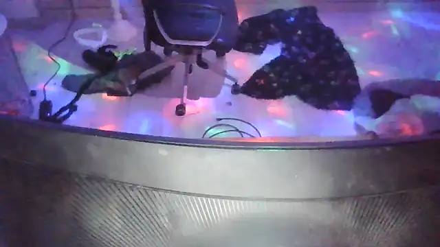 slankecrosdresser online show from March 2, 2026, 5:08 am