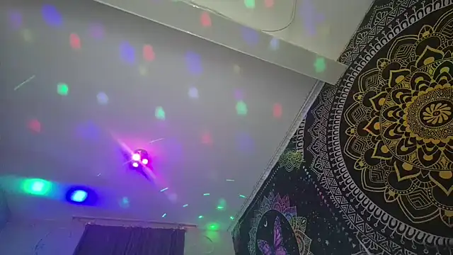 slankecrosdresser online show from March 28, 2026, 10:59 am