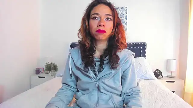 ZulyMichels online show from February 12, 2025, 3:49 pm