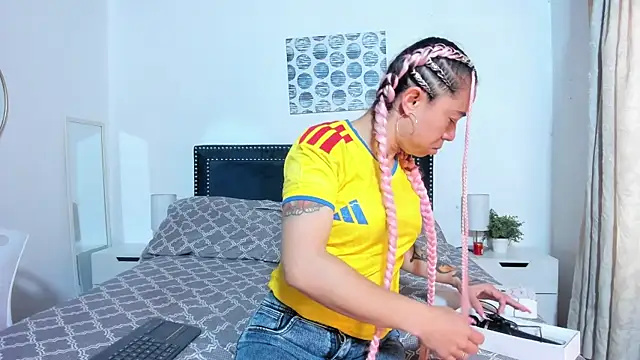 ZulyMichels online show from June 17, 2026, 12:40 pm