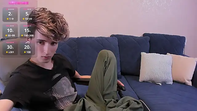 Snapshot of James_Mills chatting on December 9, 2024, 7:39 pm James Mills online show from December 9, 2024, 7:39 pm