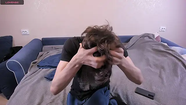 Snapshot of James_Mills chatting on February 13, 2025, 7:42 pm James Mills online show from February 13, 2025, 7:42 pm