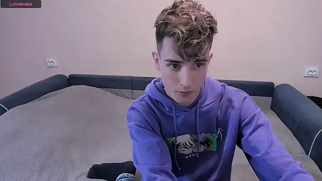 Snapshot of James_Mills chatting on March 13, 2025, 6:01 pm James Mills online show from March 13, 2025, 6:01 pm