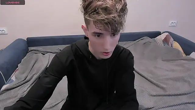 Snapshot of James_Mills chatting on March 14, 2025, 7:55 pm James Mills online show from March 14, 2025, 7:55 pm