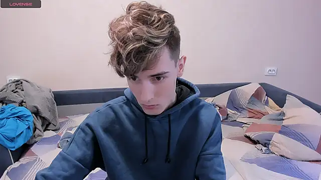 Snapshot of James_Mills chatting on March 18, 2025, 6:15 pm James Mills online show from March 18, 2025, 6:15 pm