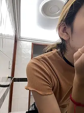 Girl Cherry online show from March 18, 2025, 10:57 am