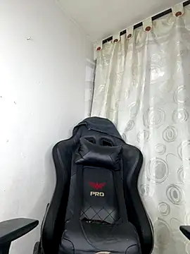 Ortegakim online show from November 30, 2025, 8:40 am