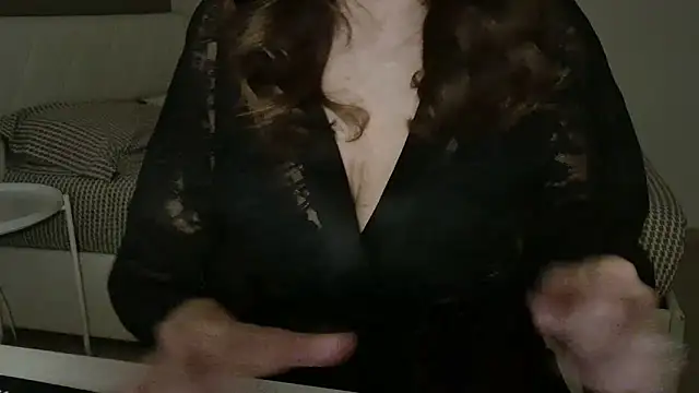 Snapshot of amara_2022 chatting on April 7, 2026, 9:48 pm amara 2022 online show from April 7, 2026, 9:48 pm