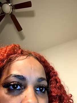 Cloutchasercrystall online show from October 7, 2025, 3:04 am