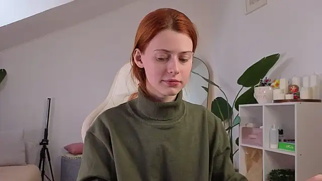 Snapshot of doll_lesli chatting on October 17, 2025, 9:34 am doll lesli online show from October 17, 2025, 9:34 am