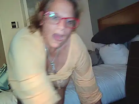 Snapshot of Victoria121565 chatting on March 27, 2026, 8:26 am Victoria121565 online show from March 27, 2026, 8:26 am