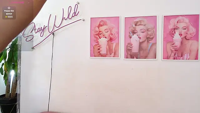 Snapshot of Adele_LatinLady chatting on June 20, 2026, 8:11 pm Adele LatinLady online show from June 20, 2026, 8:11 pm