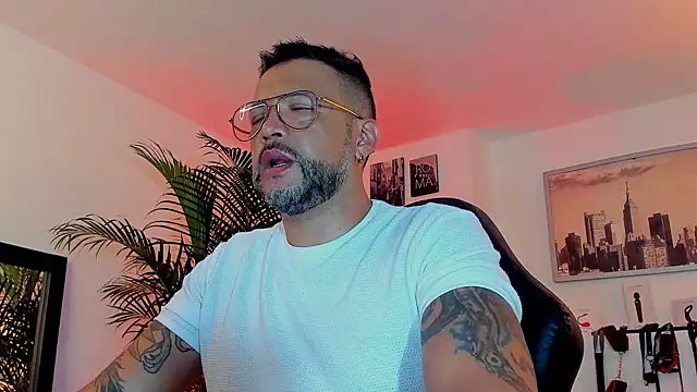 MrFrank tattoo online show from December 2, 2024, 3:58 am