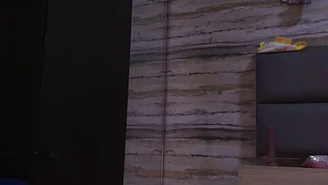 oliver  brown online show from December 22, 2025, 12:07 am