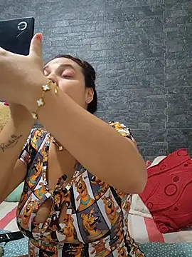 LizzRouse online show from December 22, 2025, 12:24 pm