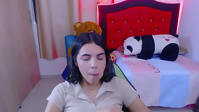  elenna online show from January 17, 2025, 9:06 pm