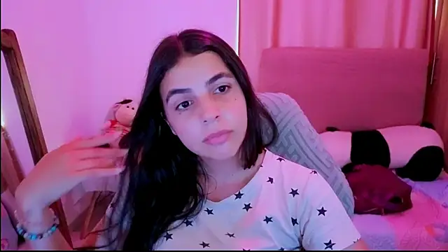 Snapshot of _elenna chatting on June 2, 2026, 6:10 pm elenna online show from June 2, 2026, 6:10 pm