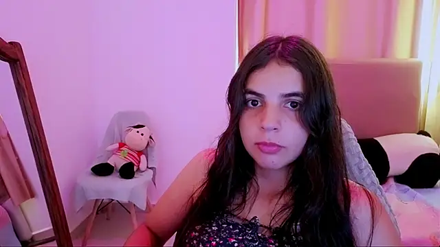 Snapshot of _elenna chatting on June 5, 2026, 6:02 pm elenna online show from June 5, 2026, 6:02 pm