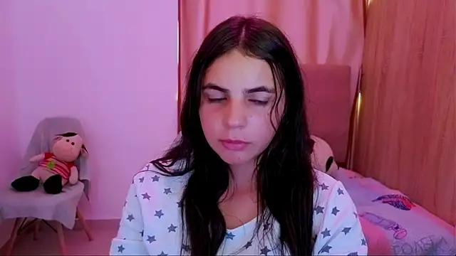 Snapshot of _elenna chatting on June 7, 2026, 5:38 pm elenna online show from June 7, 2026, 5:38 pm