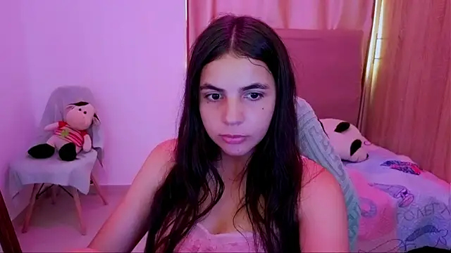 Snapshot of _elenna chatting on June 8, 2026, 5:46 pm elenna online show from June 8, 2026, 5:46 pm