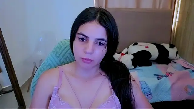 Snapshot of _elenna chatting on June 12, 2026, 6:07 pm elenna online show from June 12, 2026, 6:07 pm