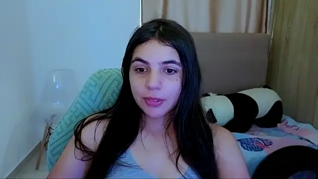 Snapshot of _elenna chatting on June 21, 2026, 5:48 pm elenna online show from June 21, 2026, 5:48 pm