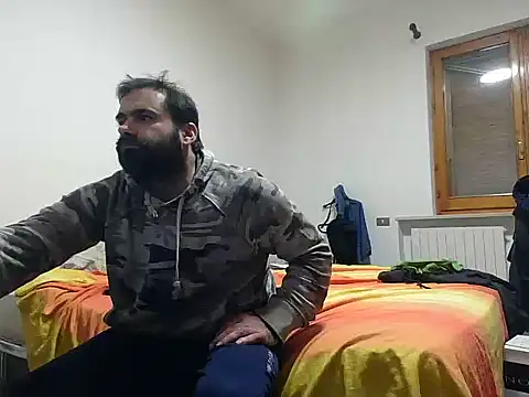 Attila985 online show from November 7, 2025, 8:42 pm