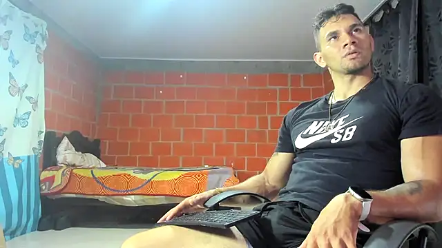 GendersonFit online show from May 26, 2026, 12:28 am
