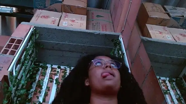 Snapshot of belindathompson chatting on January 23, 2025, 10:01 pm belindathompson online show from January 23, 2025, 10:01 pm