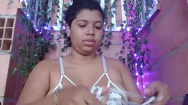 Snapshot of belindathompson chatting on January 31, 2025, 8:01 pm belindathompson online show from January 31, 2025, 8:01 pm