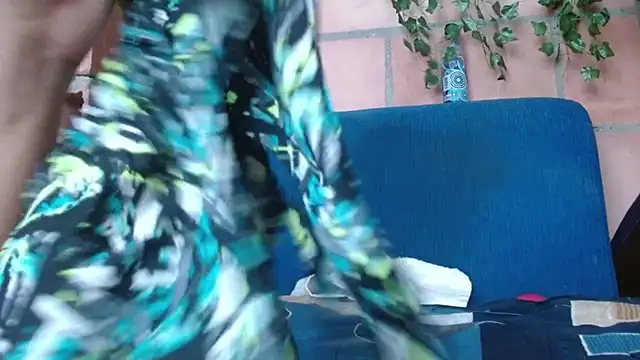 Snapshot of belindathompson chatting on October 31, 2025, 7:48 pm belindathompson online show from October 31, 2025, 7:48 pm