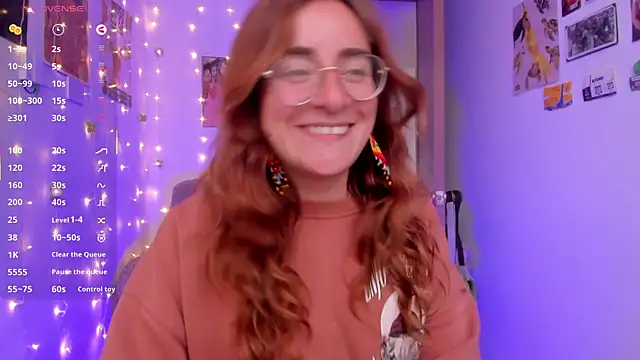 Snapshot of linda_giggle chatting on October 1, 2025, 9:54 pm linda giggle online show from October 1, 2025, 9:54 pm