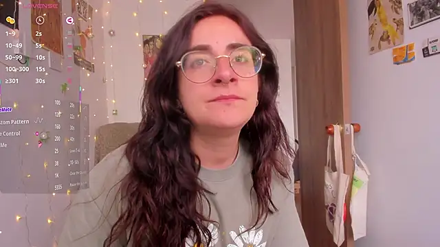 Snapshot of linda_giggle chatting on October 29, 2025, 8:32 pm linda giggle online show from October 29, 2025, 8:32 pm