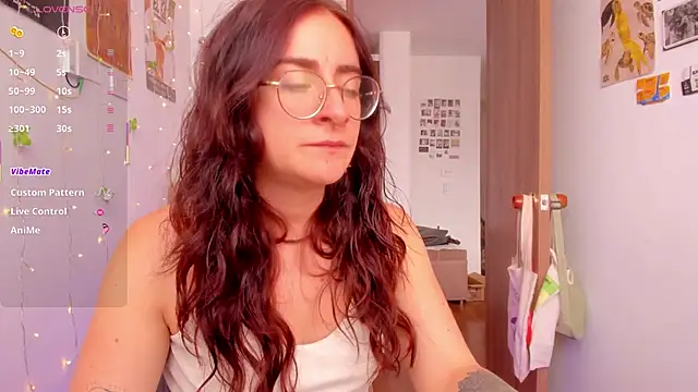 linda giggle online show from November 12, 2025, 2:39 pm