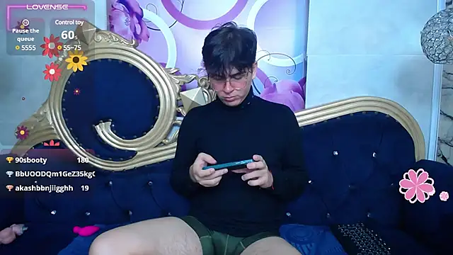 noahot08 online show from February 20, 2025, 2:46 pm