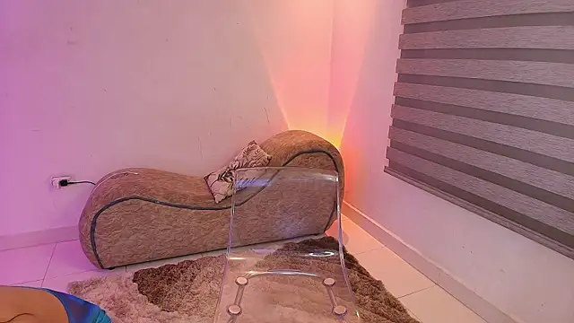 Rashell-Zepol online show from November 9, 2025, 5:50 am