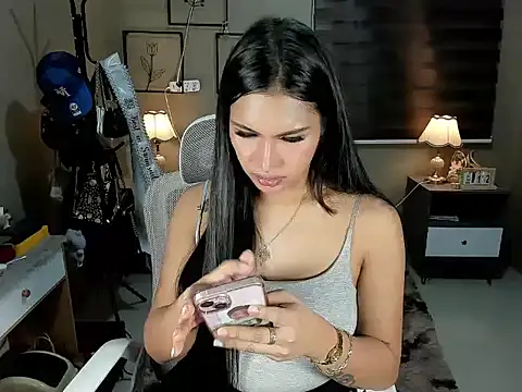 Snapshot of EternityBanks chatting on September 15, 2025, 4:51 pm EternityBanks online show from September 15, 2025, 4:51 pm