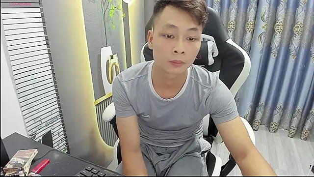 Naughty--asian online show from July 17, 2026, 1:07 pm